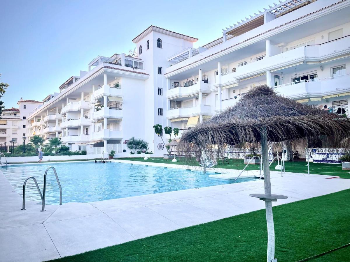 Inspiring Apartment In Carihuela Beach Торемолинос Екстериор снимка